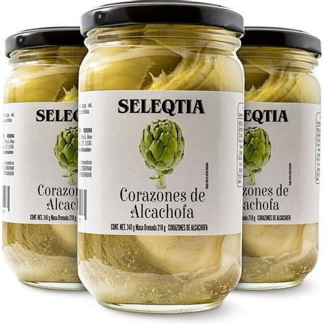 Frascos de corazones de alcachofa en conserva