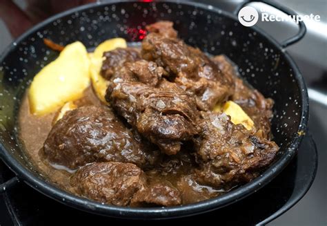 Plato de carrilleras de ternera