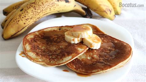 Tortitas de plátano y chocolate con mermelada