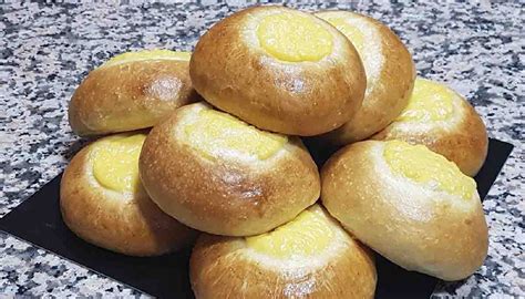 Pan de brioche con crema pastelera