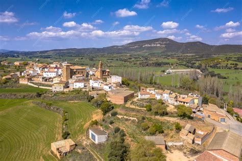 Vista del pueblo de Urroz