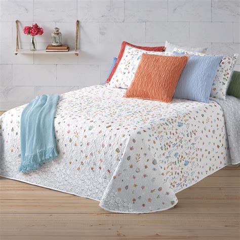 Colcha bouti con diseño floral acuarelado