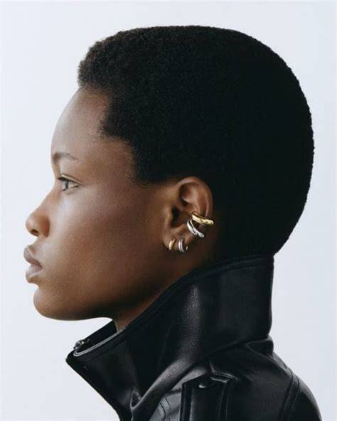 Galería de diversos diseños de ear cuffs para hombre