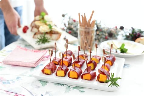 Brochetas de mango y cecina con vinagreta