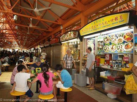 Puesto de comida callejera en Singapur