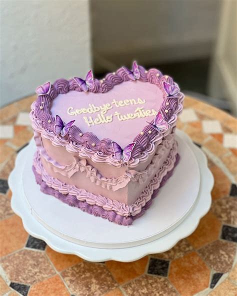 Dispositivos personalizados con estética morada pastel