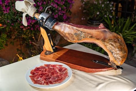 Plato de jamón ibérico cortado a mano