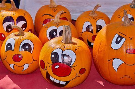 Calabazas decoradas y pintadas