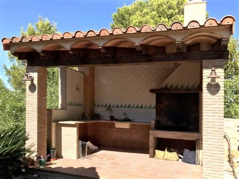 Preparación de la base de hormigón para una barbacoa de obra