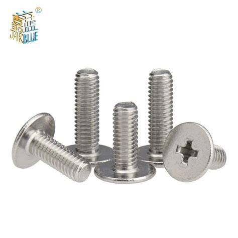 Ejemplos de tornillos de cabeza de oblea