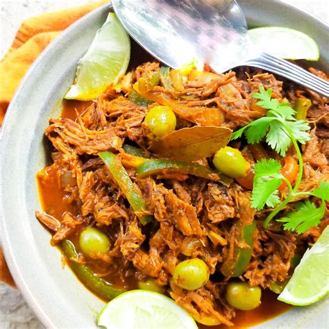 Plato de carne deshebrada