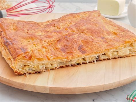Ingredientes para hojaldre relleno de pollo y bechamel