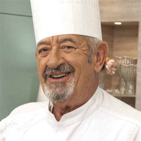 Karlos Arguiñano preparando un hojaldre de puerros