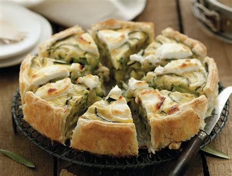 tarta salada de hojaldre con verduras y queso