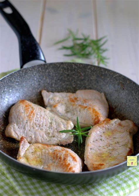 Filetes de lomo rebozándose en una sartén