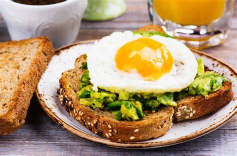 Tostada de aguacate y huevo