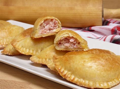 Empanadillas de jamón y queso con forma de estrella