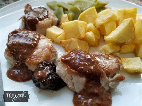Solomillo de cerdo con salsa de vino y verduras