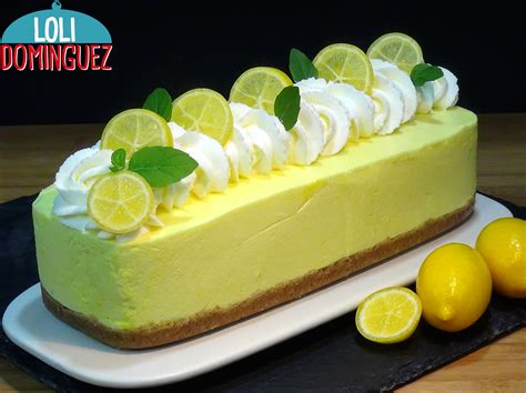 Ingredientes frescos para una tarta de limón: limones, nata, galletas