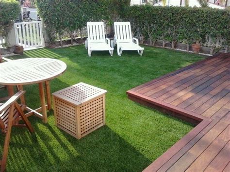 Terraza de Casa de Pasto Chaxoila con vides y sombra natural