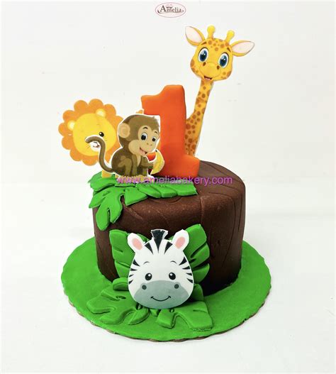 Tarta decorada con oblea de personaje infantil