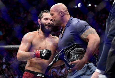 Jorge Masvidal celebrando tras su victoria en UFC 244
