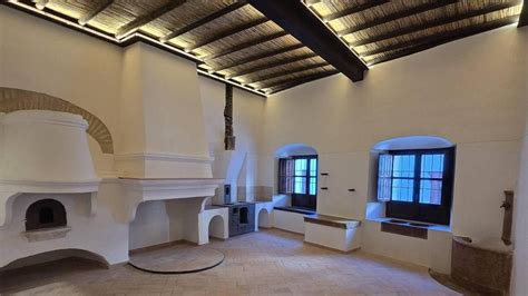 Interior restaurado del Mesón de Fabara
