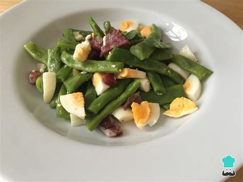 Plato de judías verdes con huevo