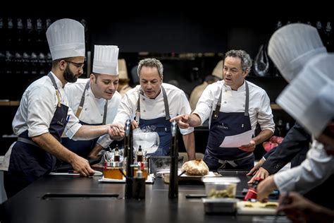 Hermanos Torres cocinando bacalao