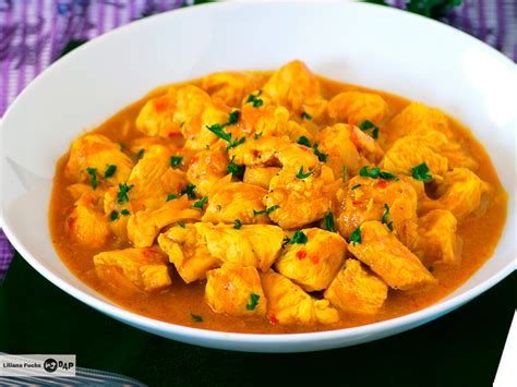 Ingredientes frescos para pollo al curry
