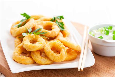 Ingredientes para rebozar calamares: harina de garbanzo y maicena