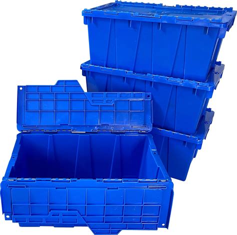 Diferentes modelos de cajas de plástico usadas para almacenamiento industrial