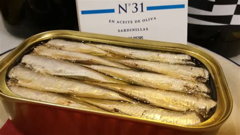 Lata de sardinas en aceite de oliva