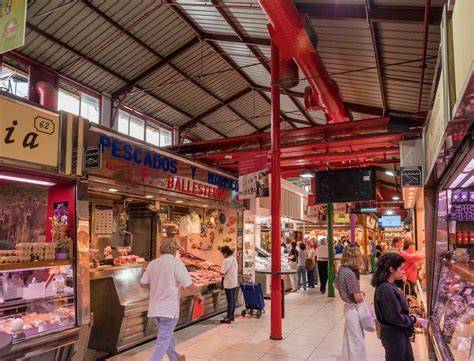Vista interior del Mercado de la Paz en Madrid