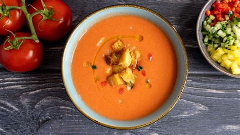 Preparación del gazpacho en un robot de cocina