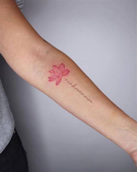 Tatuaje con relleno de color sólido
