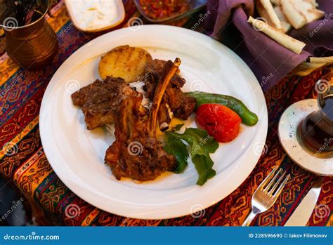 Comida turca servida