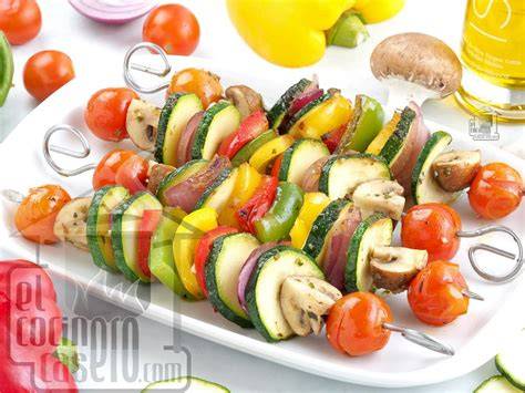 Brochetas de verduras variadas a la brasa