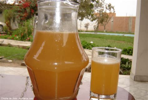 Preparación casera de chicha de jora