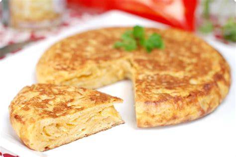 Tortilla de patatas exprés con patatas de bolsa