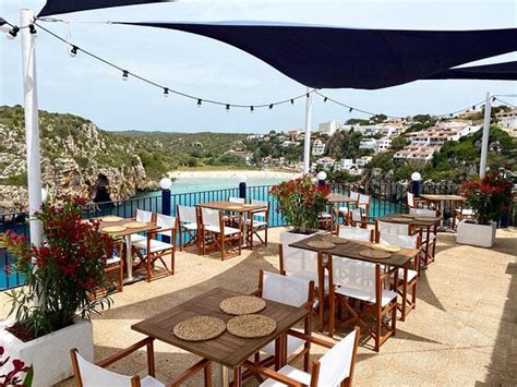 Restaurante con vistas al mar en Cala en Porter