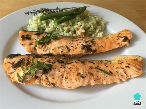 Salmón a la plancha con hierbas aromáticas