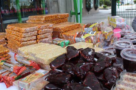 Variedad de dulces tradicionales de la gastronomía limeña