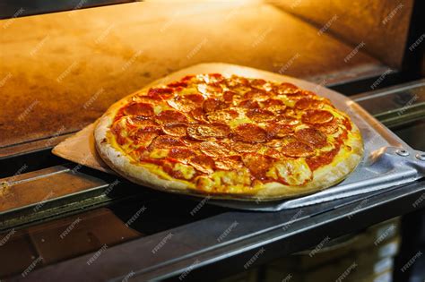Pizza genovesa recién horneada