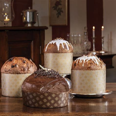 Variedad de moldes para panettone