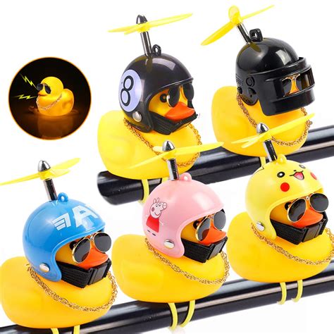 Patitos de goma con casco para decorar motos