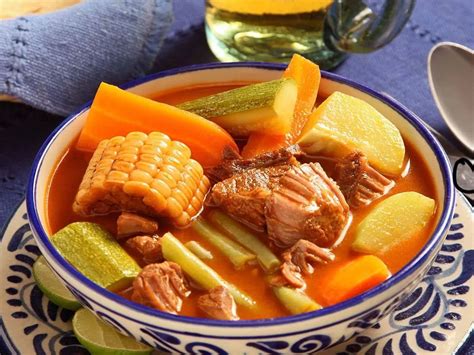Platos de comidas preparadas en El Puchero de la Mama