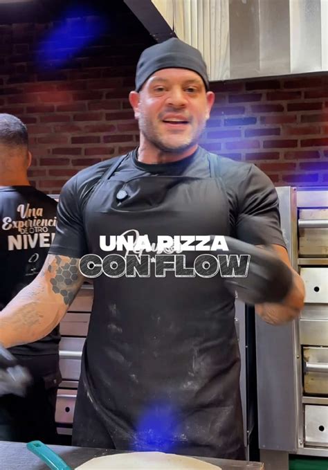 Estrella salchipizza horneándose