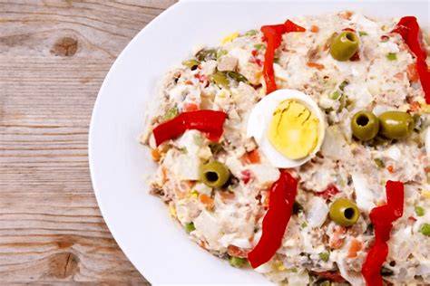 Ensaladilla rusa tradicional