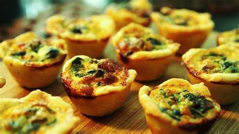 Mini quiches de brócoli y parmesano